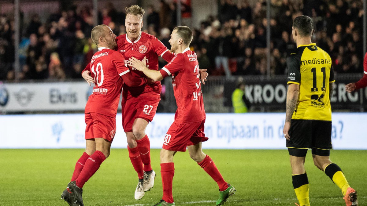 Almere City FC knallend het jaar uit met vuurpijl Loen