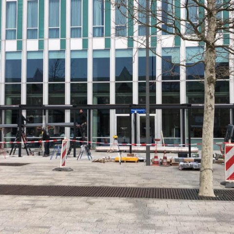 De bouw van het terras van Loetje Almere is in volle gang!