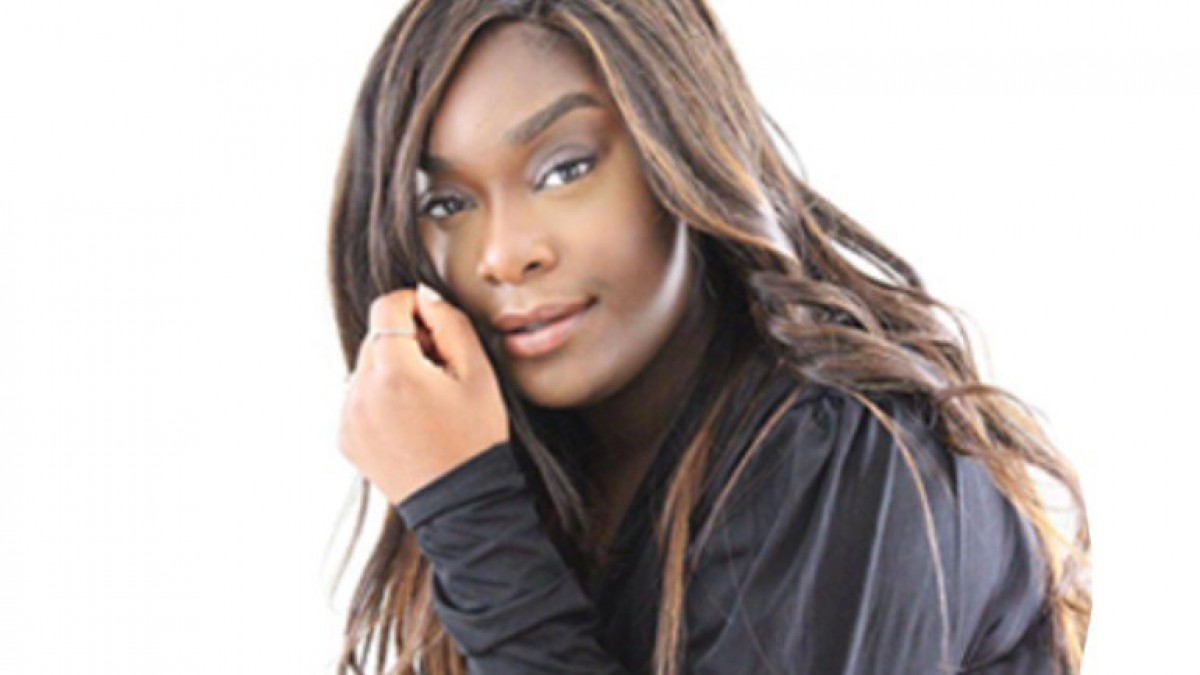 Exclusief interview met Naomi Okoto: Wie is ze, en wat doet ze?