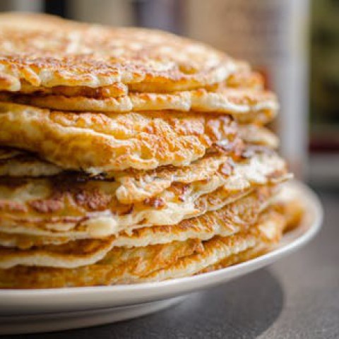 Tim (12) en Niels (9) bakken 268 pannenkoeken