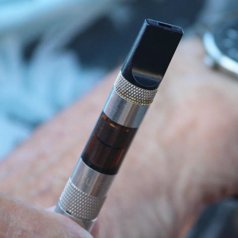 Elektrische sigaret mogelijk oorzaak van longziekte