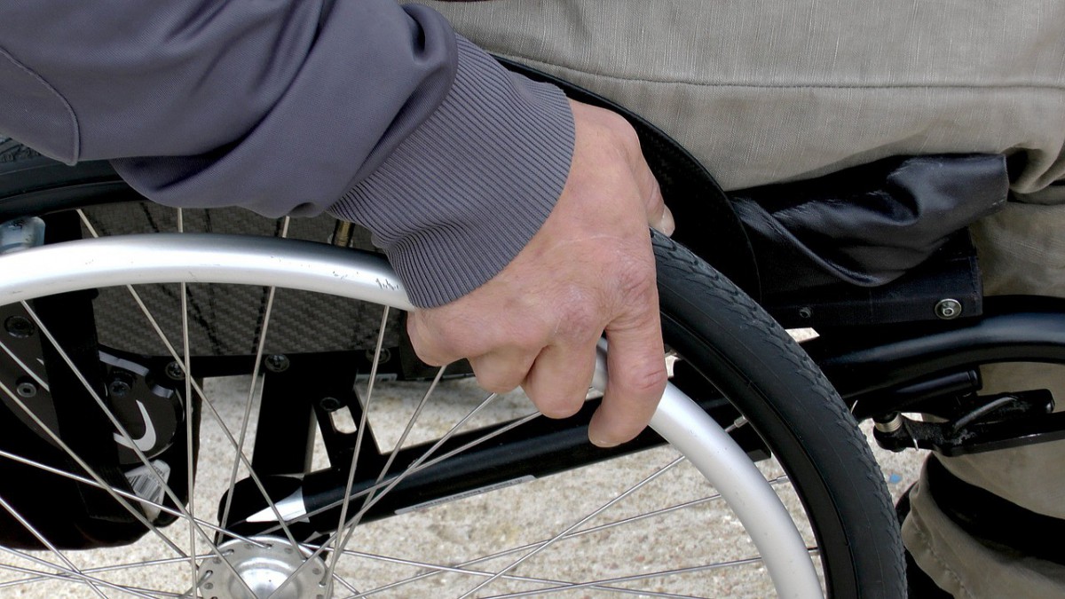 71-jarige gehandicapte zat ruim een uur vast in de wc bij het stadhuis