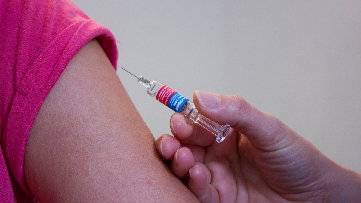 Meer mazelengevallen, GGD adviseert vervroegd inenten
