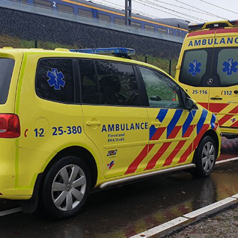 Voetganger ernstig gewond na botsing met bestelbus