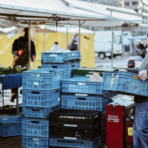 Wel naar de markt, maar op gepaste afstand