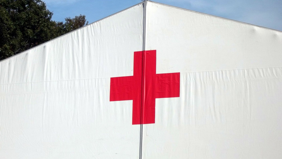 Rode Kruis start met uitdelen voedselboxen voor getroffenen coronacrisis