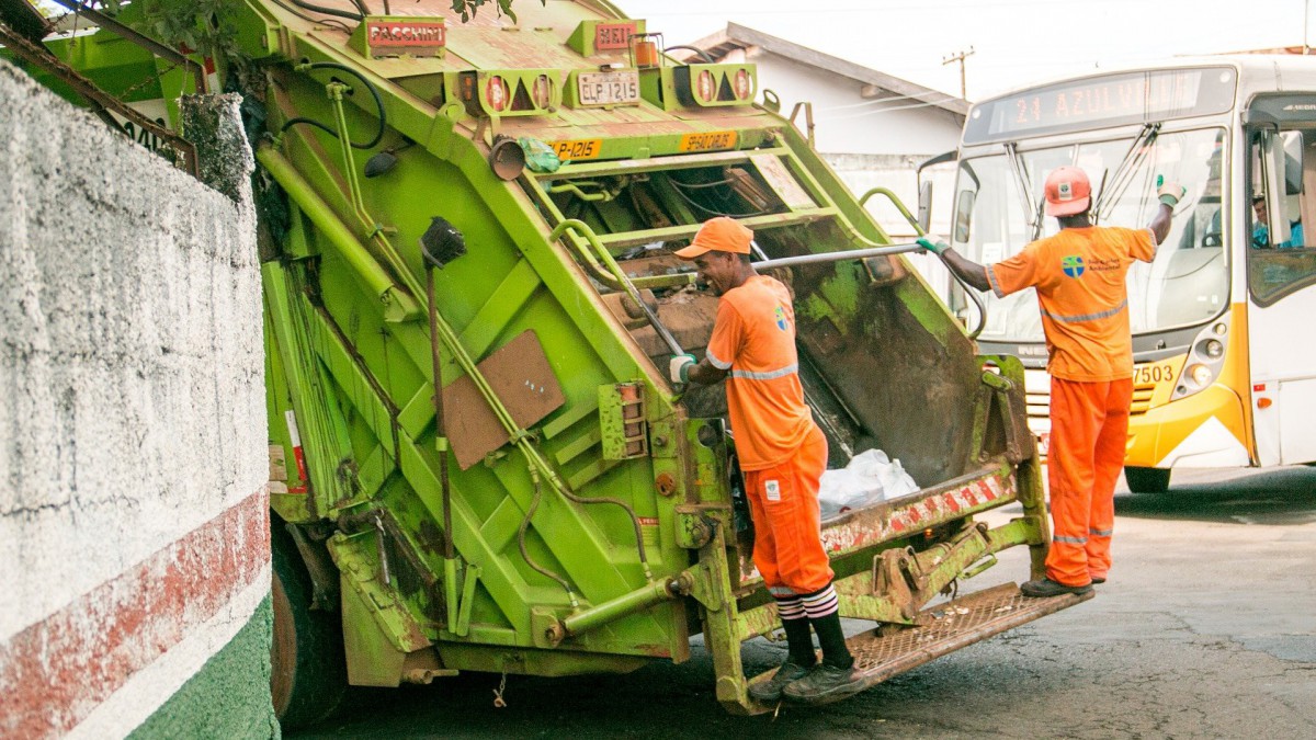 FNV: 5 procent meer loon voor vuilophalers, anders stakingen