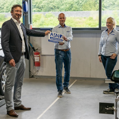 ASN Autoschade Almere gecertificeerd als ASN Autoschade Experience Center