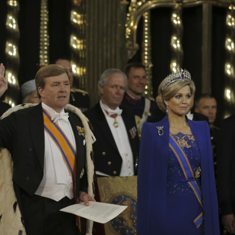Koning Willem-Alexander opent alsnog tentoonstelling ‘Besmet!’ in Rijksmuseum Boerhaave