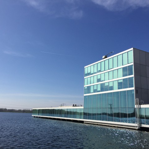 Overwegend zonnig en zinderend heet.