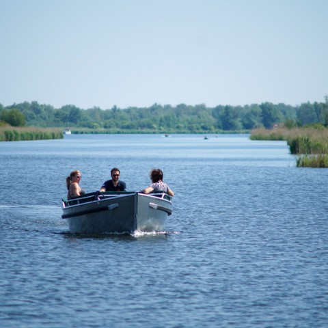 Maak vandaag kans op een dagdeel sloep varen bij Sloepverhuur Almere!