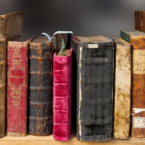 Magisch boek en activiteitenvloer in bibliotheek Almere Stad