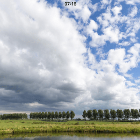 Wisselend bewolkt met enkele buien.