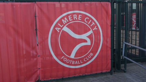 Almere City FC koploper na historische zege