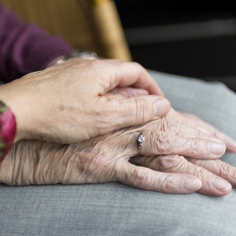 Bezuiniging op Almeerse wijkteams alsnog teruggedraaid