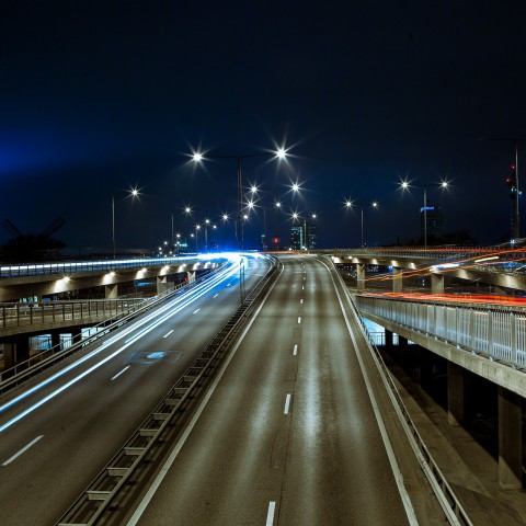 Almeerder knalt met 193 kilometer per uur over de A1 en raakt rijbewijs kwijt