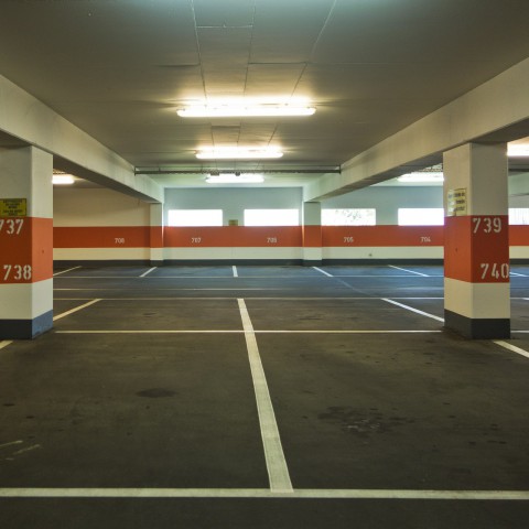 'Geen schaarste aan invalidenparkeerplaatsen in centrum'