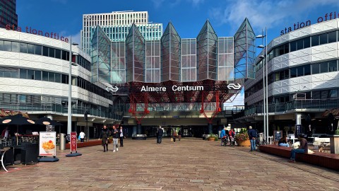VVD Almere: Weghalen loket station Centrum heeft grote gevolgen