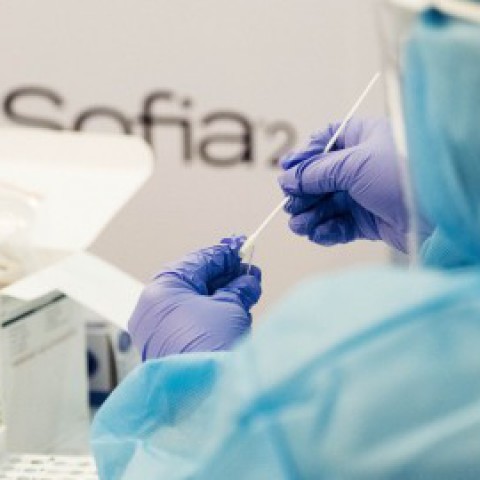 Gestarte vaccinatie in Almere verloopt soepel op de eerste dag