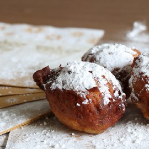 Gooi frituurvet van oliebollen niet in het riool