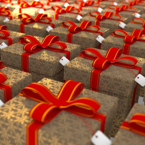 Collectief verspreidt duizend kerstpakketten onder Almeerders