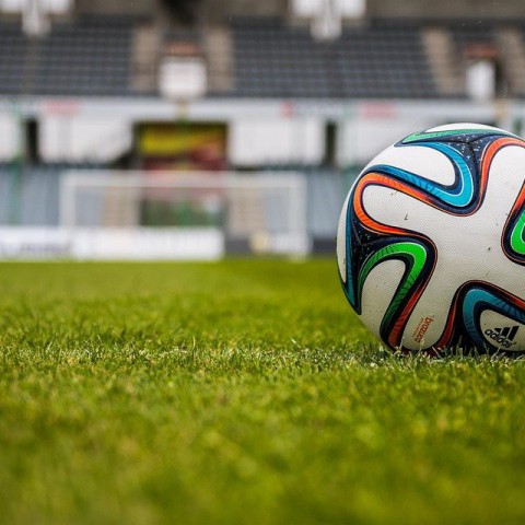 Almeerder Ekkelenkamp wint historisch Eredivisieduel