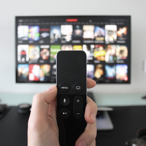 Vanaf 1 januari minder reclame bij NPO