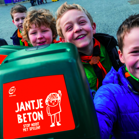 30.000 collectanten van clubs in actie voor buitenspelen