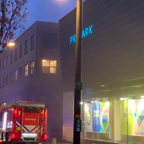 Brand in gebouw Action en Aldi Almere stad