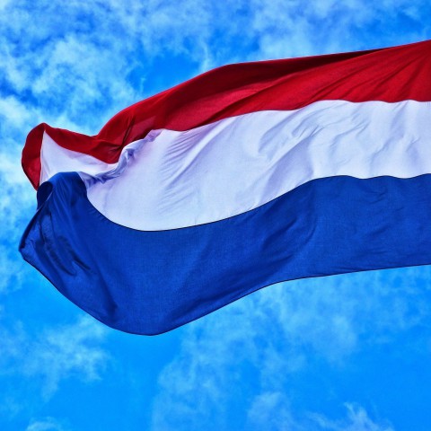 Vlaggen op scholen half stok