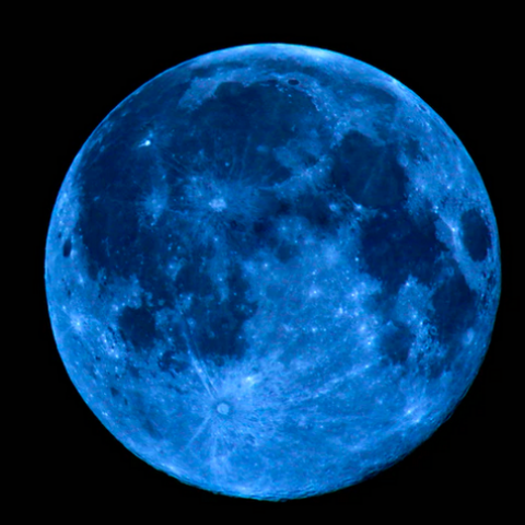 Zeldzame blauwe maan tijdens Halloween