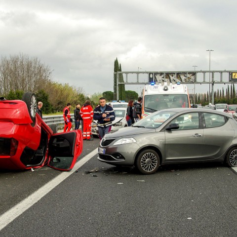 Ongeval met drie auto’s op een zeer mistige A27 