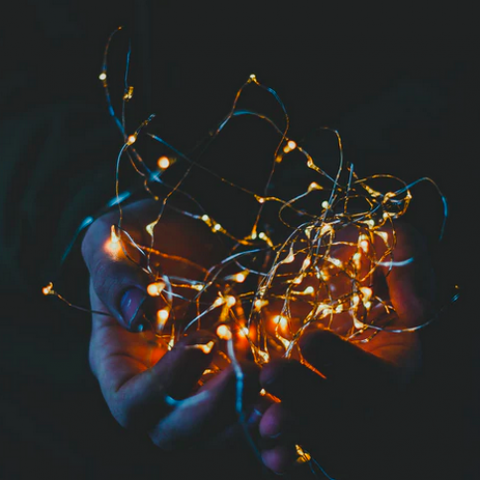 Instagram licht op met kerstlampjes voor stervende Damien