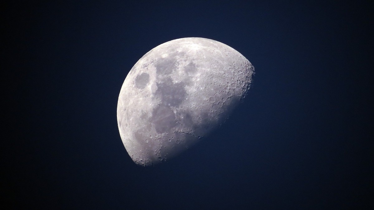 Grote kans op bewolking tijdens gedeeltelijke maansverduistering vanavond