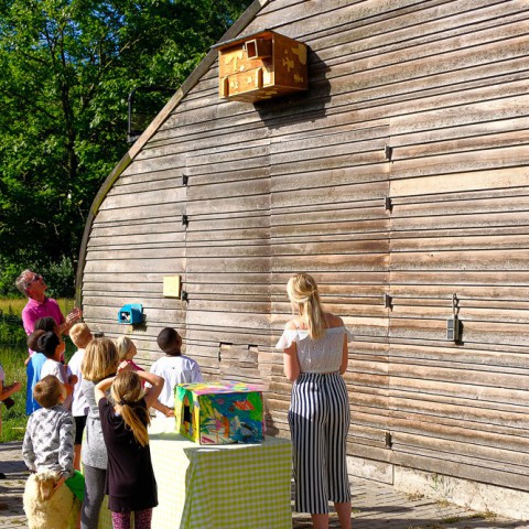 Opening uilenkast door groep 4 Klaverweide