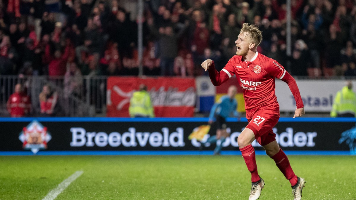 Almere City FC sluit oefenduel met Volendam winnend af