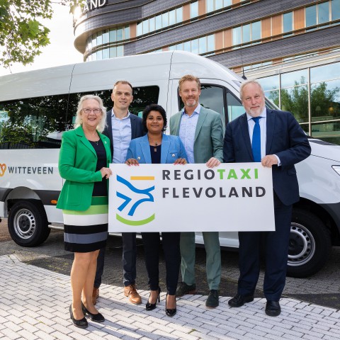 Regiotaxi Flevoland kijkt terug op succesvolle eerste week